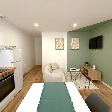 Lechappee Avec Cour Partagee * Saint-Jean-d'Angely