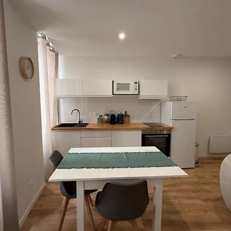 Apartman Lechappee Avec Cour Partagee