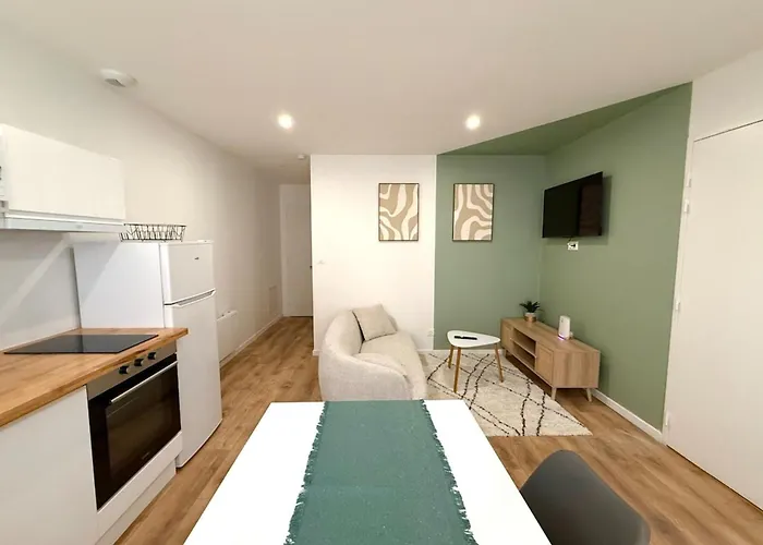 Lechappee Avec Cour Partagee * Saint-Jean-d'Angely