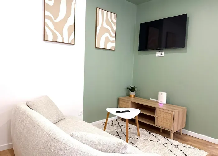 Apartman Lechappee Avec Cour Partagee *
